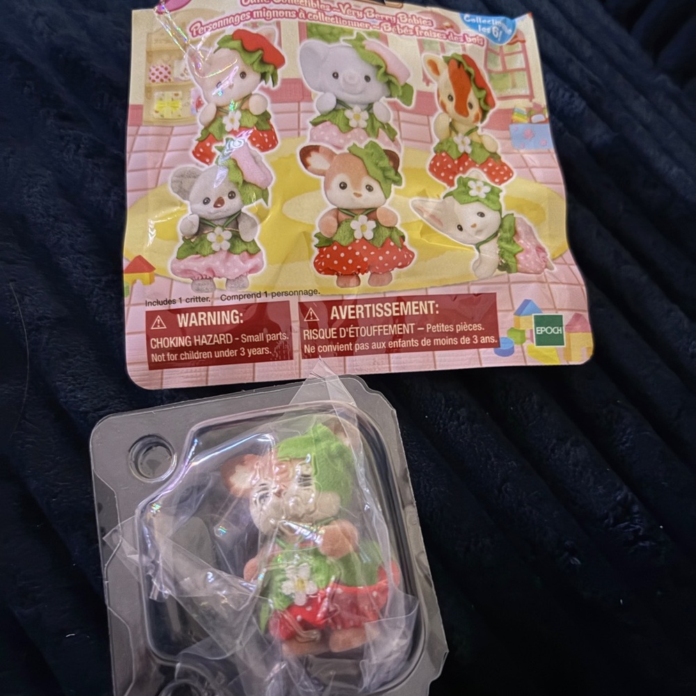 Calico Critters Very Berry Series - Aster Strawberry
